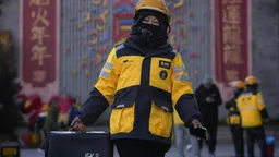 中国外卖员王计兵诗集获中国最高文学奖 从蓝领工人文学作品一窥中国庞大零工经济景况